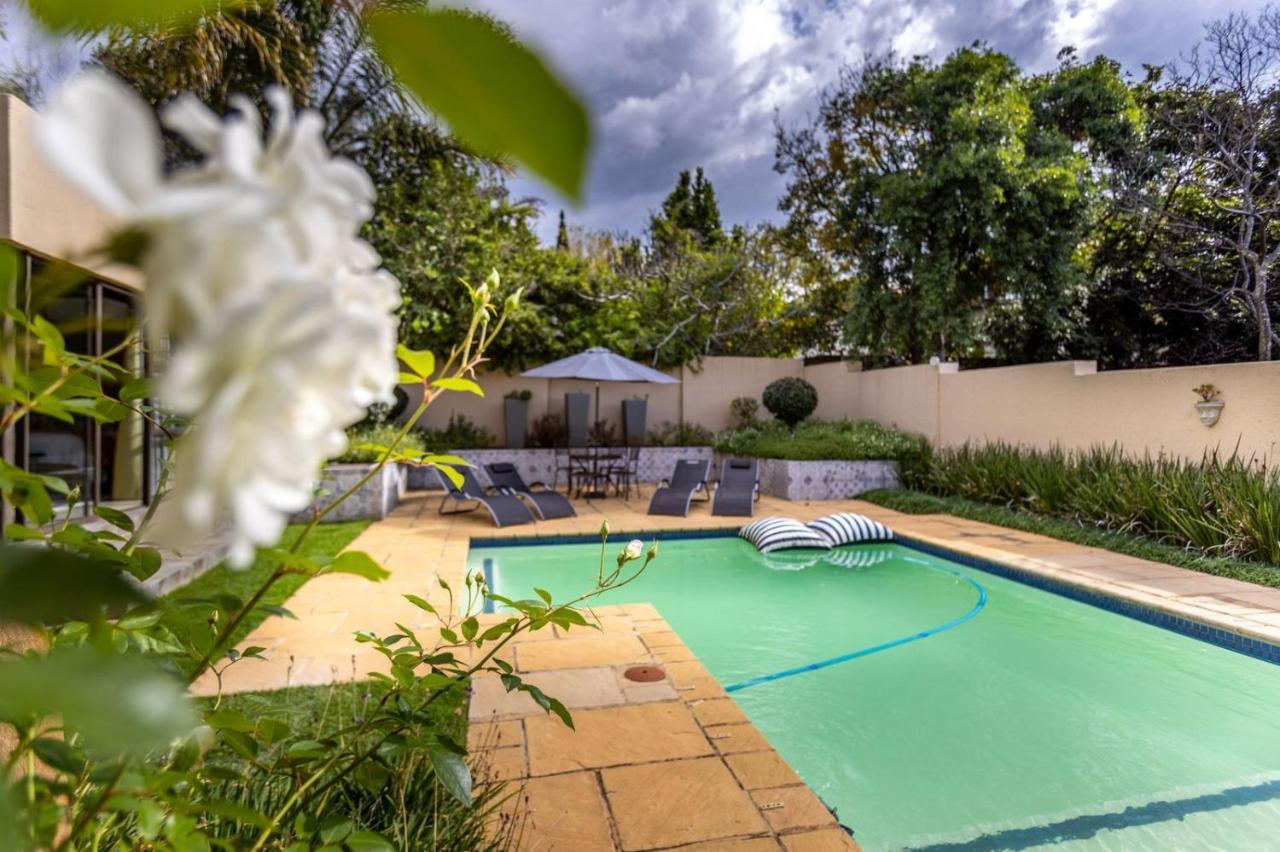 Fleur De Lis Guesthouse Krugersdorp Exterior foto